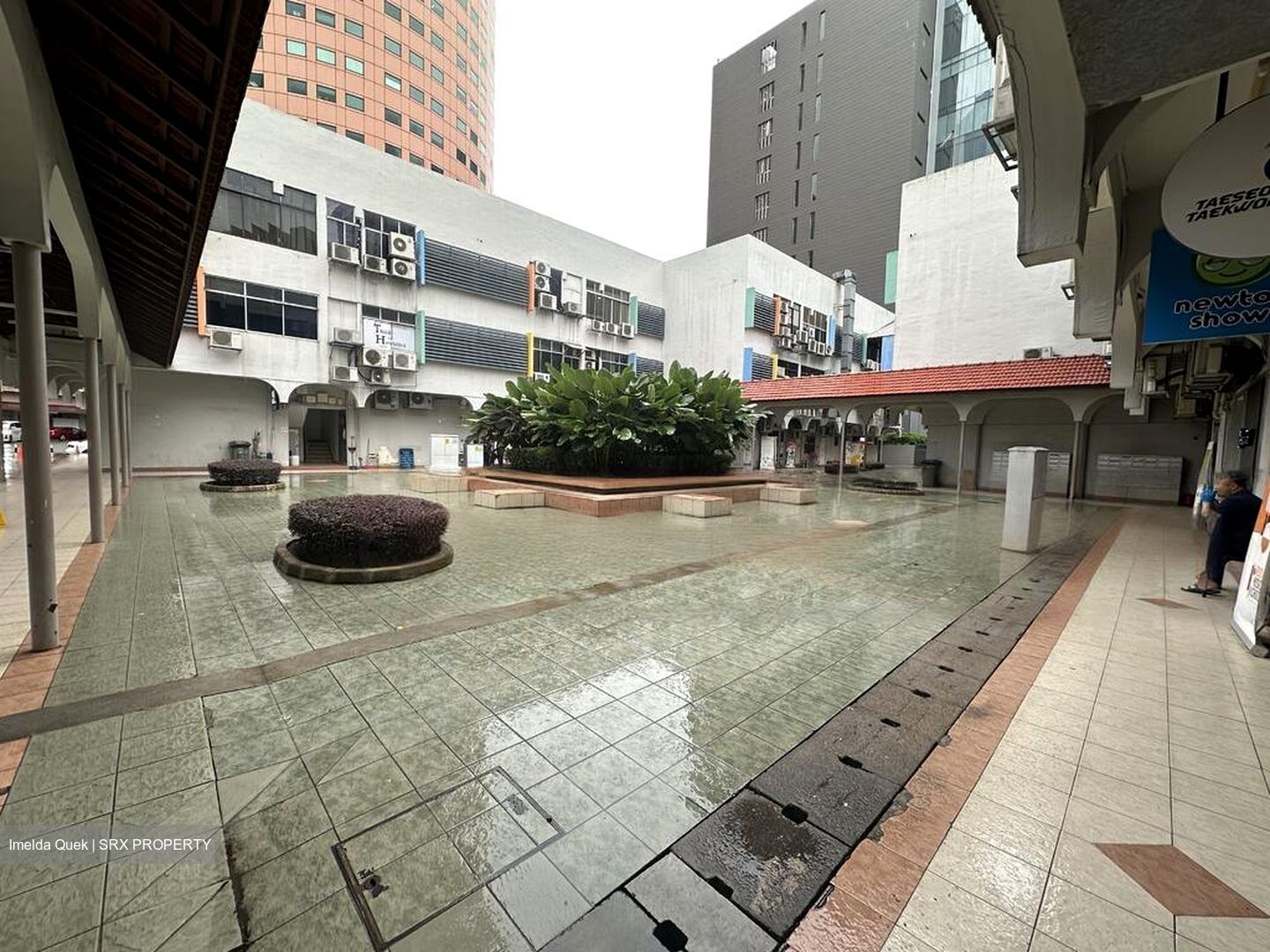 Goldhill Shopping Centre (D11), Office #454546801